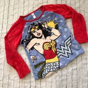 WONDER WOMAN FUZZY Lounge SHIRT XL16-18